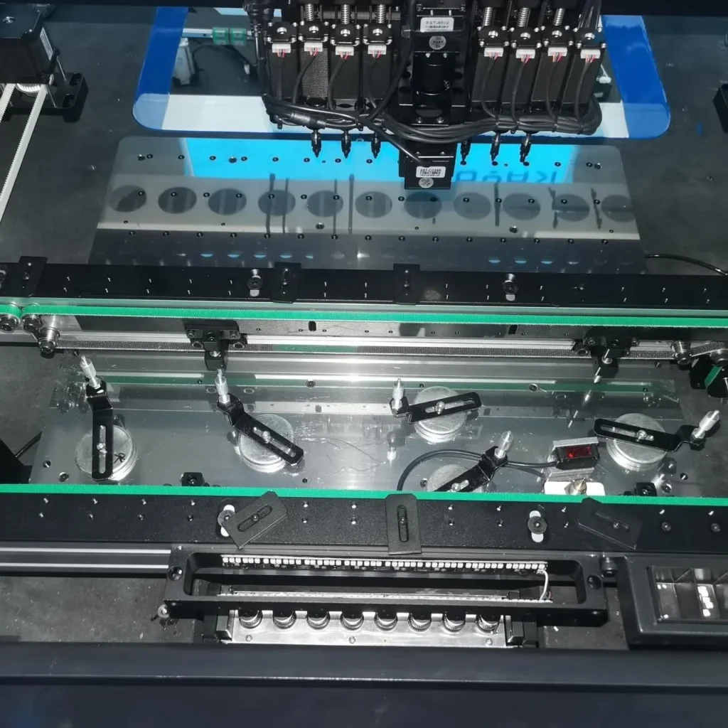 Vollautomatische Bestückungsmaschine HW-A8